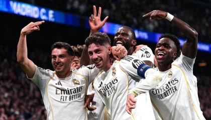 欧冠：巴尔韦德上演帽子戏法，皇马伯纳乌3-0完胜曼城