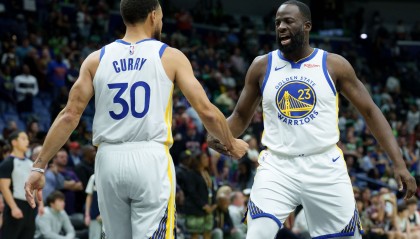 开云下载-库里：如果说我在进攻端重新定义了篮球 那追梦在防守端也做到了